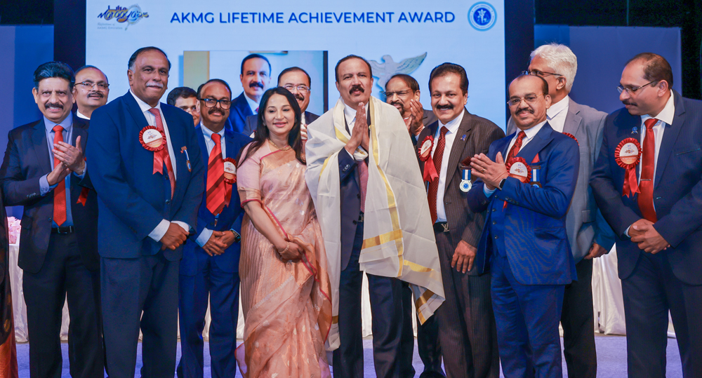 Dr.-Azad-Moopen,-Founder-Chairman-of-Aster-DM-Healthcare,-Honored-with-Lifetime-Achievement-Award-at-AKMG’s-MARAAYA-2025-Convention