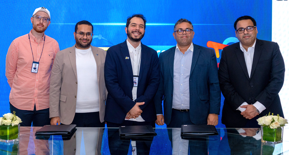 Hassan-Tamimi-with-Aramco-and-Spacetoon-Leaders-