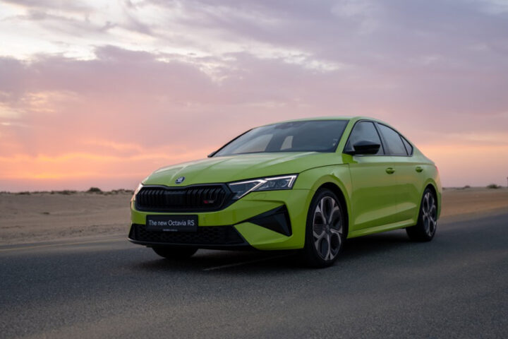 Škoda-Octavia-RS-Side-Front-View