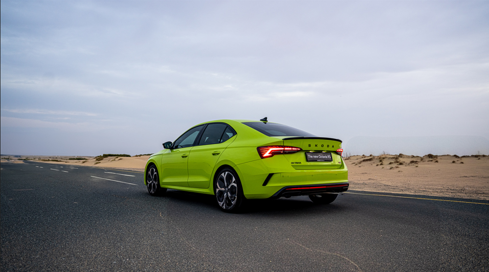 Škoda-Octavia-RS-Side-Rear-View