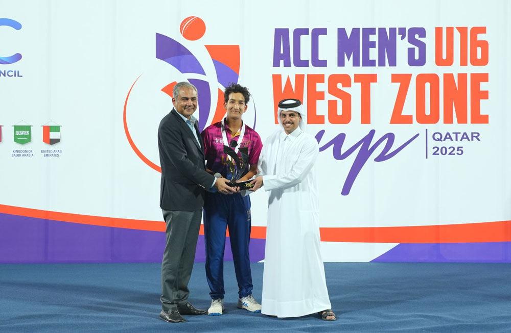 UAE-U16-team-pose-with-the-ACC-Men's-U16-West-Zone-Cup