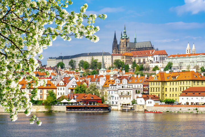 Pohled-na-prazsky-hrad-view-to-the-prague-castle