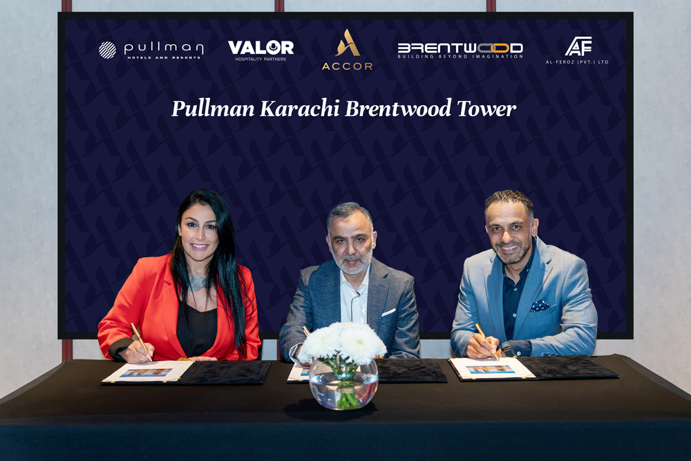 Pullman-Karachi-Brentwood-Tower-agreement-signing