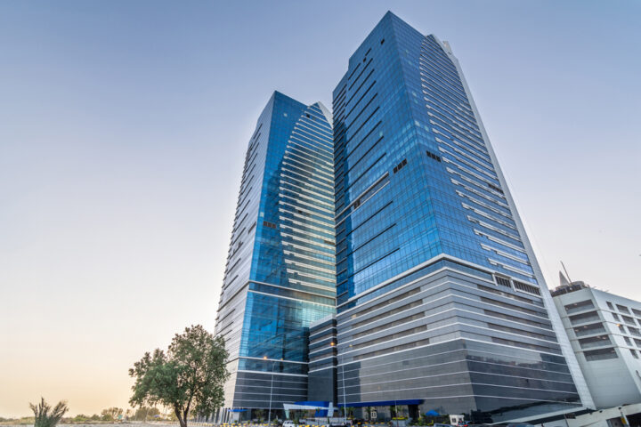 Pullman-Karachi-Brentwood-Tower-day-shot