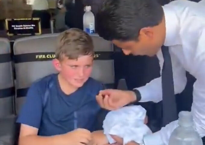 A-young-PSG-fan-injured-his-arm-during-the-fans’-celebrations-in-the-stands-vs-Real-Madrid