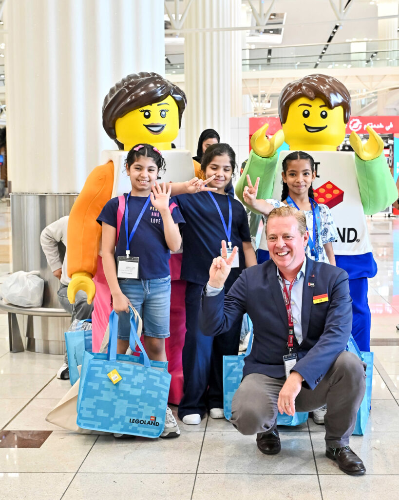 LEGOLAND-Boy-and-Girl-with-Tim-Harrison-Jones,-General-Manager,-LEGOLAND-Dubai-Resort
