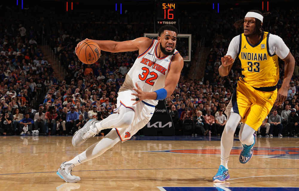 New-York-Knicks-star-Karl-Anthony-Towns-driving-to-the-basket