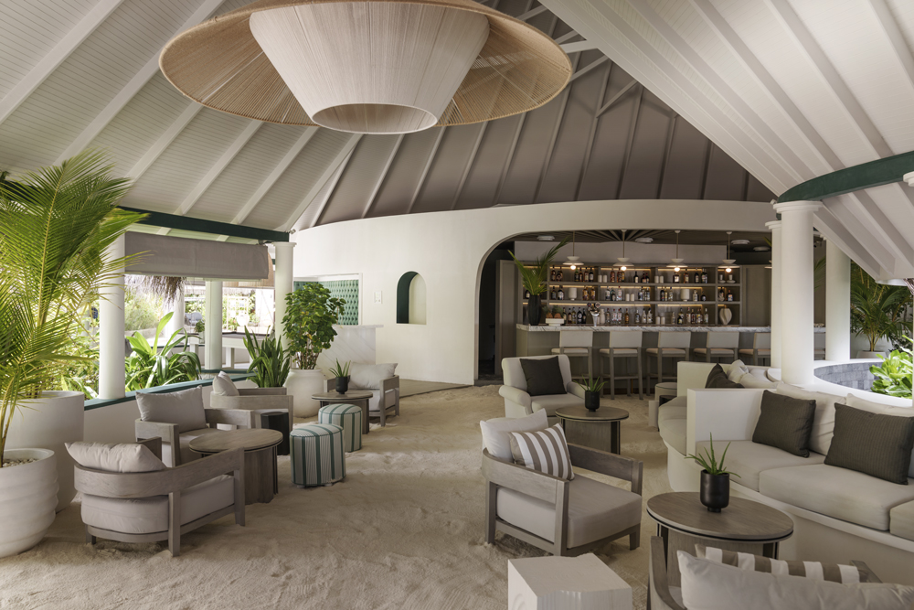 SunSiyam_ViluReef_Nautilus-Bar-(Interior-&-Exterior)_1224(NOFAN)