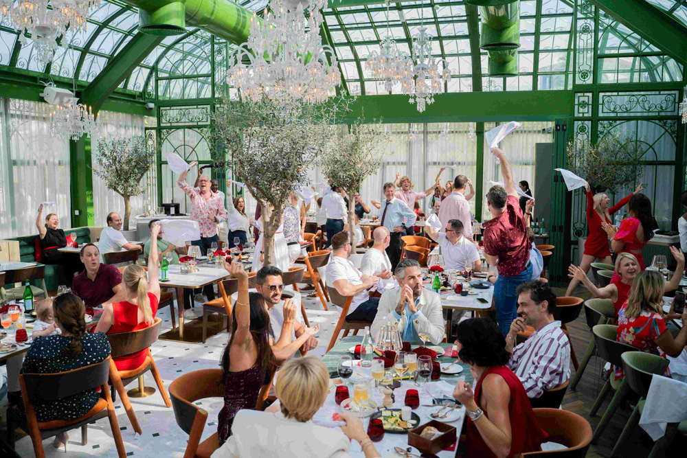 The-Red-Affair-Athmosphere