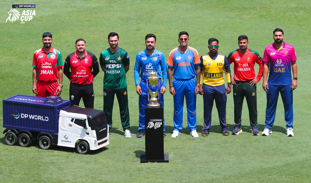 DP-World-Asia-Cup-2025-captains-pose-with-the-tournament-trophy