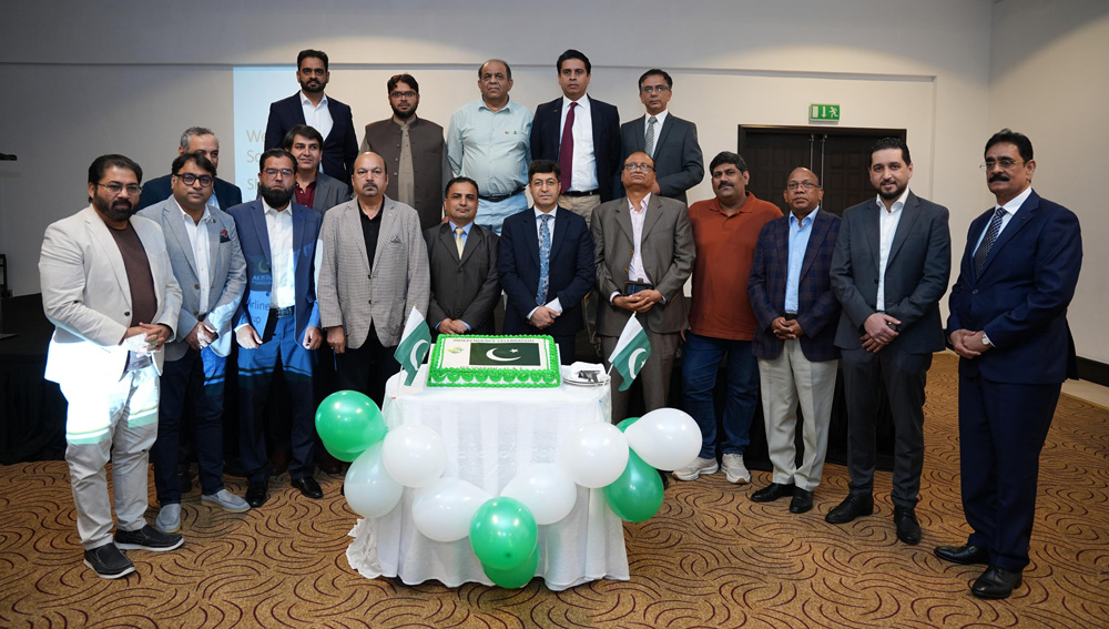 PIA-Cake-Pakistan-group
