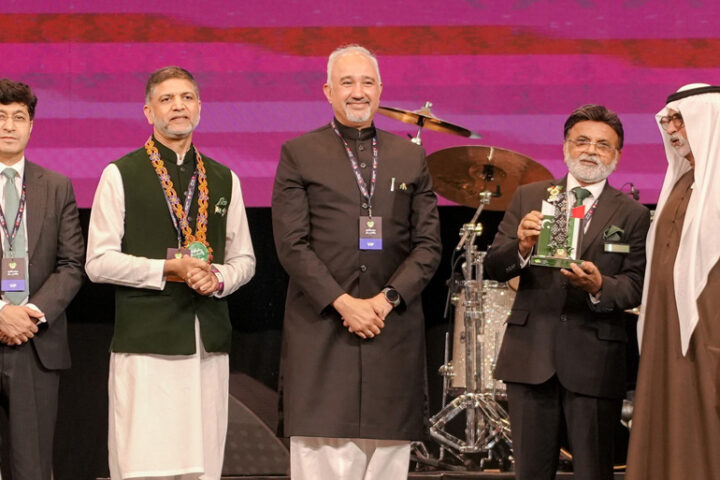 Shabbir-Marchant-with-awards