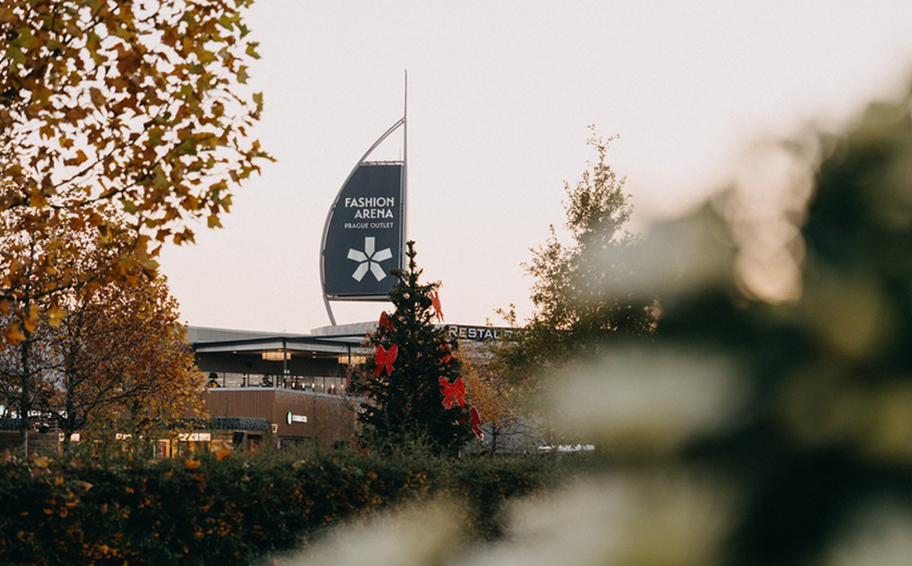 Switchonthelights-by-lukasneasi