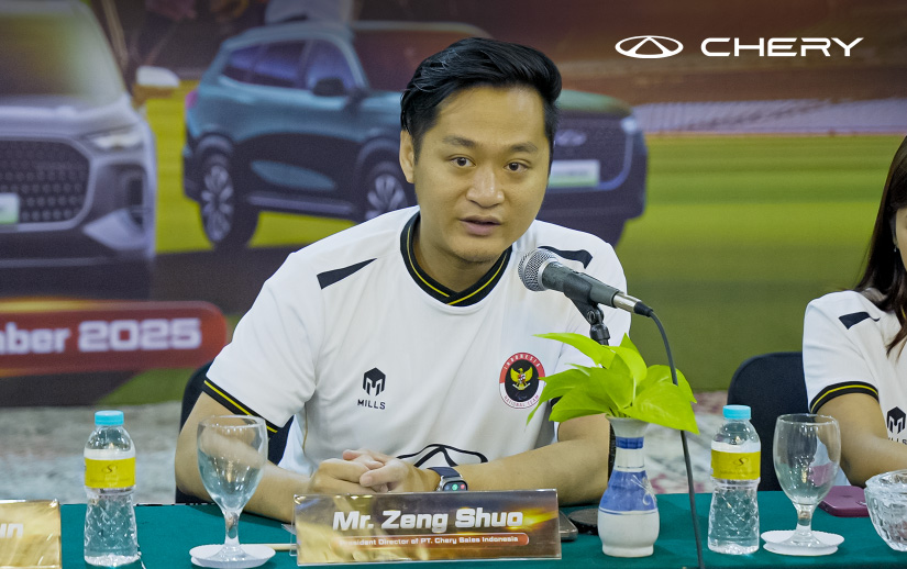 CEO-of-Chery-Indonesia-Zeng-Shuo-encourages-athletes-at-the-send-off-ceremony