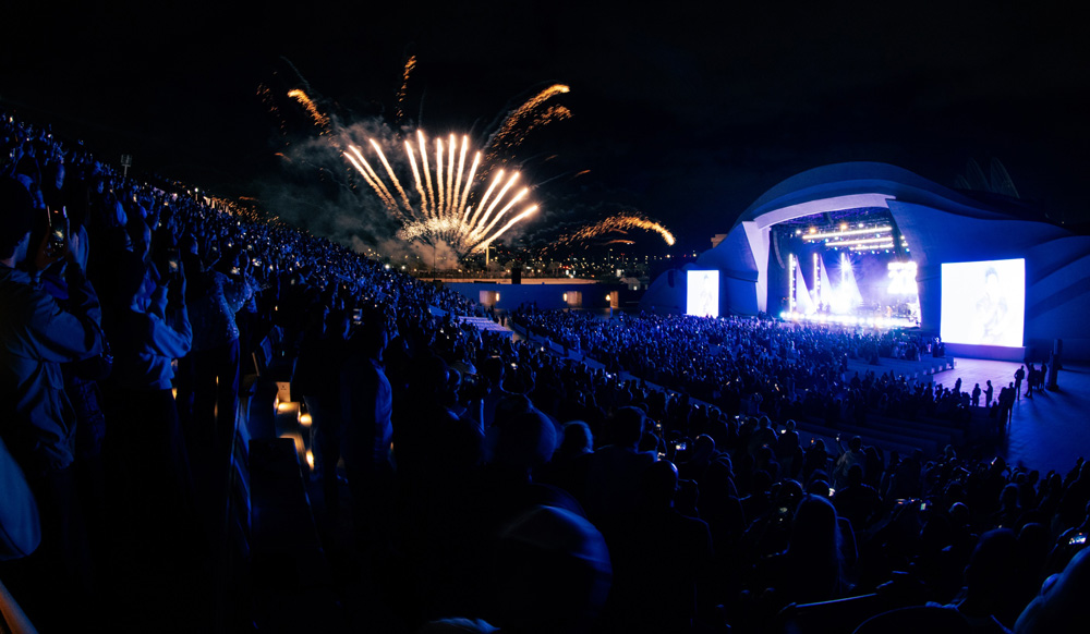 Alicia-Keys-welcomes-2026-with-a-powerful-New-Year’s-Eve-performance-at-Saadiyat-Nights-in-Abu-Dhabi