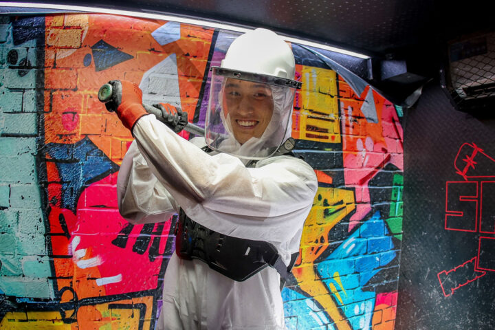 Chinese-tennis-player-Shang-Juncheng-visited-the-Smash-Room-truck-inside-the-Dubai-Duty-Free-Tennis-Championships-village