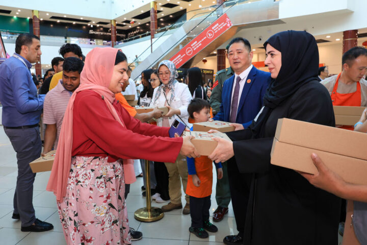 Iftar-Meals-Distributed-at-Dragon-Mart