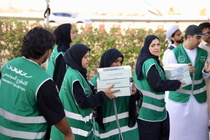 Volunteers-Join-Dubai-Police's-Ramadan-Initiatives-in-First-Half-of-Holy-Month